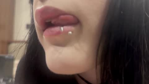 velvet_rose12 online show from February 3, 10:34 pm