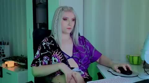 Violet online show from March 5, 10:33 am