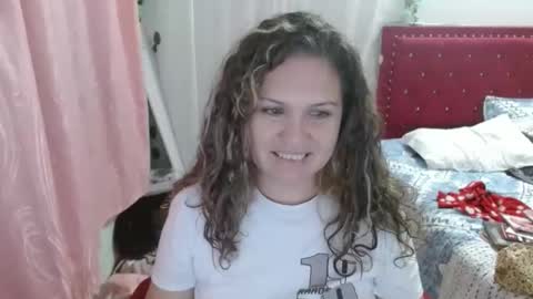 Snapshot of venecasexy44 chatting on September 23, 10:24 am venecasexy44 online show from September 23, 10:24 am