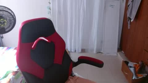 Snapshot of venecasexy44 chatting on September 15, 9:11 pm venecasexy44 online show from September 15, 9:11 pm