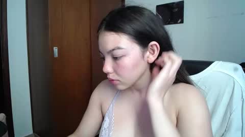 Venelope 3 online show from November 3, 9:19 pm