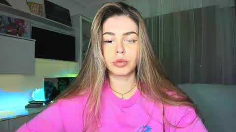 Lolitalolz online show from January 25, 7:05 pm