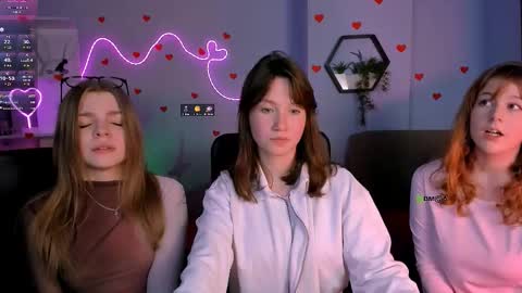 Ronni online show from February 18, 9:14 pm