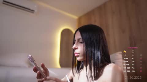 Veronica online show from October 21, 1:15 pm