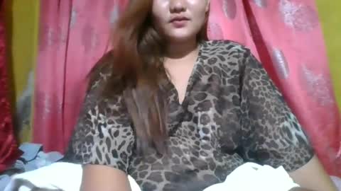 versatile_hottie_asian online show from June 19, 9:24 am