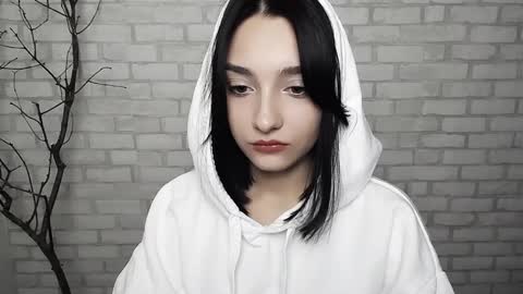 Snapshot of veryveryshygirl chatting on February 6, 8:39 am Ana online show from February 6, 8:39 am