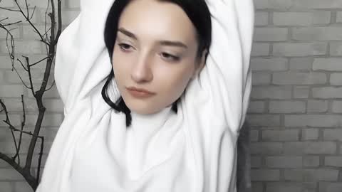 Snapshot of veryveryshygirl chatting on January 21, 10:19 am Ana online show from January 21, 10:19 am