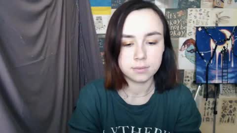 veryveryvery_shy online show from February 18, 7:32 am