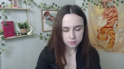 veryveryvery_shy online show from April 4, 5:39 am