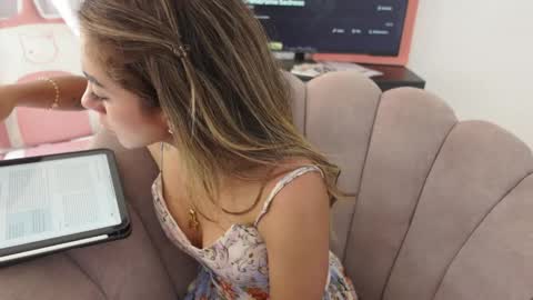 Sofa  online show from April 3, 9:02 pm