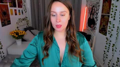 Camilla online show from October 4, 9:30 pm