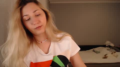 Amelia online show from December 2, 8:09 pm