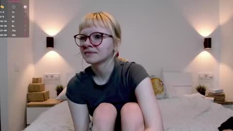 EliQueen online show from April 11, 6:30 am