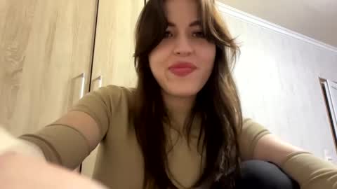 Mia online show from May 5, 5:38 pm