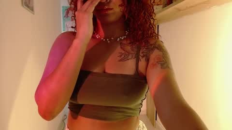 Snapshot of vicky_crazy chatting on December 21, 6:11 pm Vicky  online show from December 21, 6:11 pm