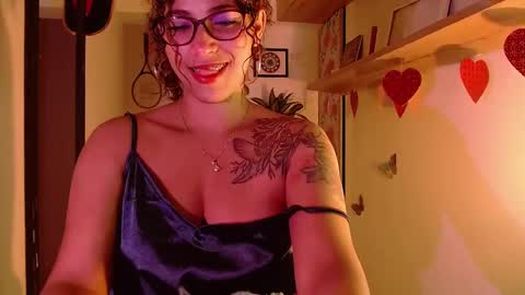 Snapshot of vicky_crazy chatting on March 8, 1:26 am Vicky  online show from March 8, 1:26 am