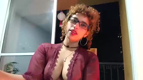 Snapshot of vicky_crazy chatting on September 25, 1:26 am Vicky  online show from September 25, 1:26 am
