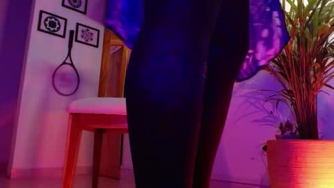 Snapshot of vicky_crazy chatting on January 4, 11:59 pm Vicky  online show from January 4, 11:59 pm