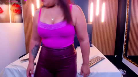 Snapshot of vickyjohnson1 chatting on October 22, 9:20 pm Vicky online show from October 22, 9:20 pm