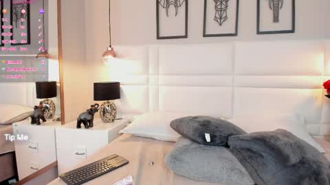 victoria__lee_ online show from June 6, 7:03 am