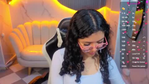 victoria_castillo_b online show from February 25, 7:45 pm