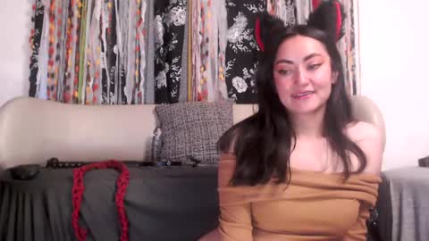 Victoria online show from February 19, 7:27 pm