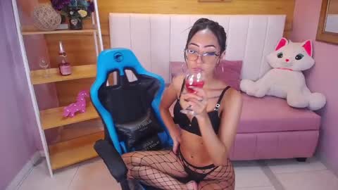 Snapshot of victoria_ricci_a chatting on February 14, 5:46 pm Victoria online show from February 14, 5:46 pm
