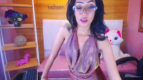 Snapshot of victoria_ricci_a chatting on February 8, 5:08 pm Victoria online show from February 8, 5:08 pm