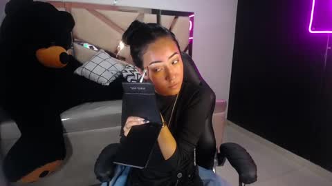 Snapshot of victoria_ricci_a chatting on February 26, 4:38 pm Victoria online show from February 26, 4:38 pm