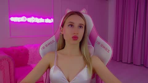 Victoria online show from January 14, 6:35 pm