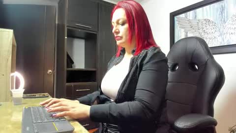 victoriapaker online show from March 8, 11:14 am