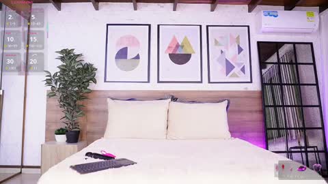 Victoria Shelby  online show from April 1, 12:17 pm