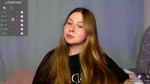 victoriassecrets_ online show from September 17, 1:09 pm