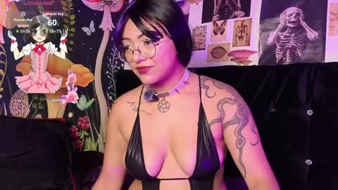 victoriia_thompson online show from March 7, 9:11 pm