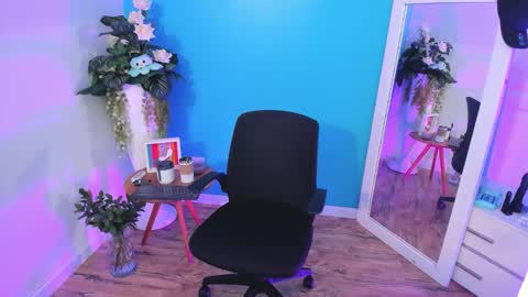 viictoriiasaenz online show from February 24, 5:06 am