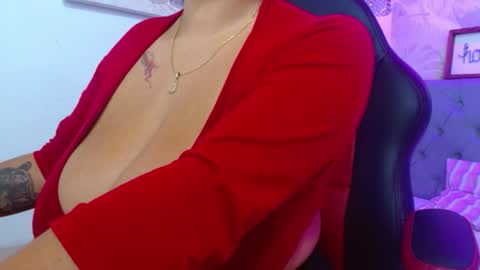 viioleta online show from November 6, 1:06 pm