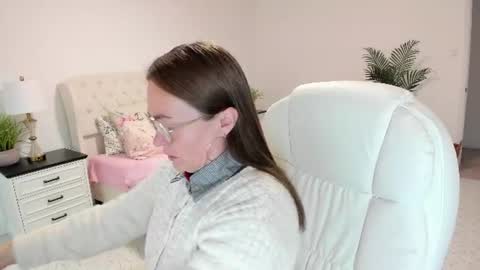 Ukrainian-woman online show from July 9, 12:07 pm