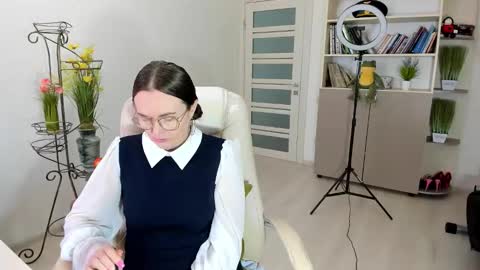 Ukrainian-woman online show from January 9, 7:35 am