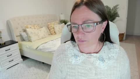 Ukrainian-woman online show from May 26, 11:31 am