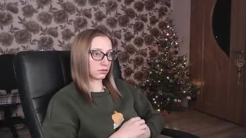 Snapshot of vikaericka chatting on December 19, 7:51 pm Vika online show from December 19, 7:51 pm