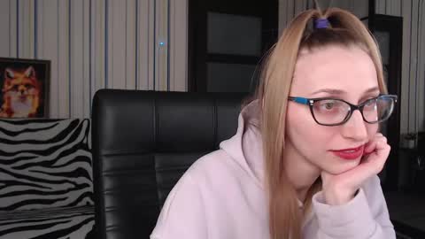 Snapshot of vikaericka chatting on March 4, 6:29 pm Vika online show from March 4, 6:29 pm