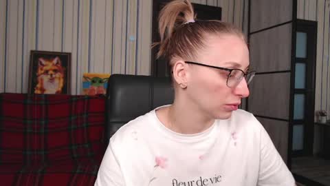 Vika online show from April 14, 8:03 am