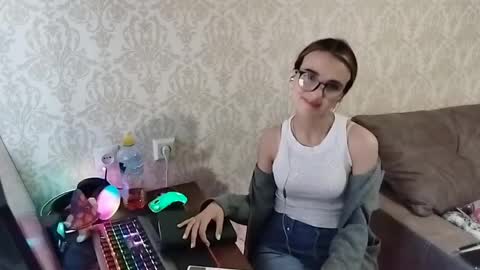 Mira online show from May 4, 4:33 pm