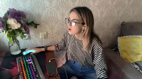 Mira online show from May 7, 4:21 pm
