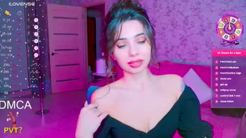 Vinkiepinkie online show from December 4, 5:24 pm