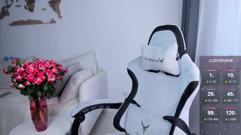 vinkitinkii online show from September 29, 7:35 am