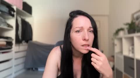 Vio online show from February 15, 10:58 am