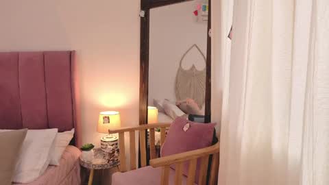 violet__15 online show from March 31, 12:05 pm