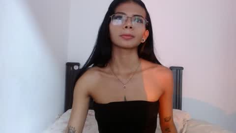 Violet online show from February 10, 2:20 pm