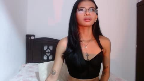 Violet online show from February 9, 2:08 pm